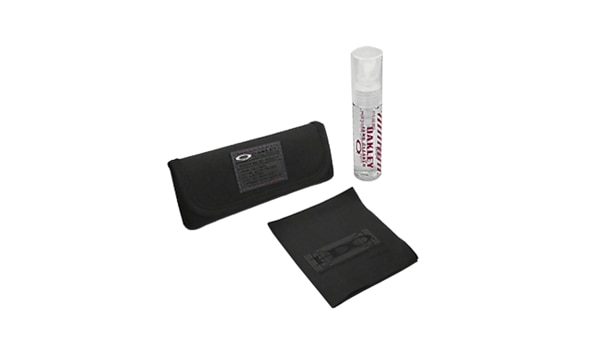 OAKLEY® LENS CLEANING KIT