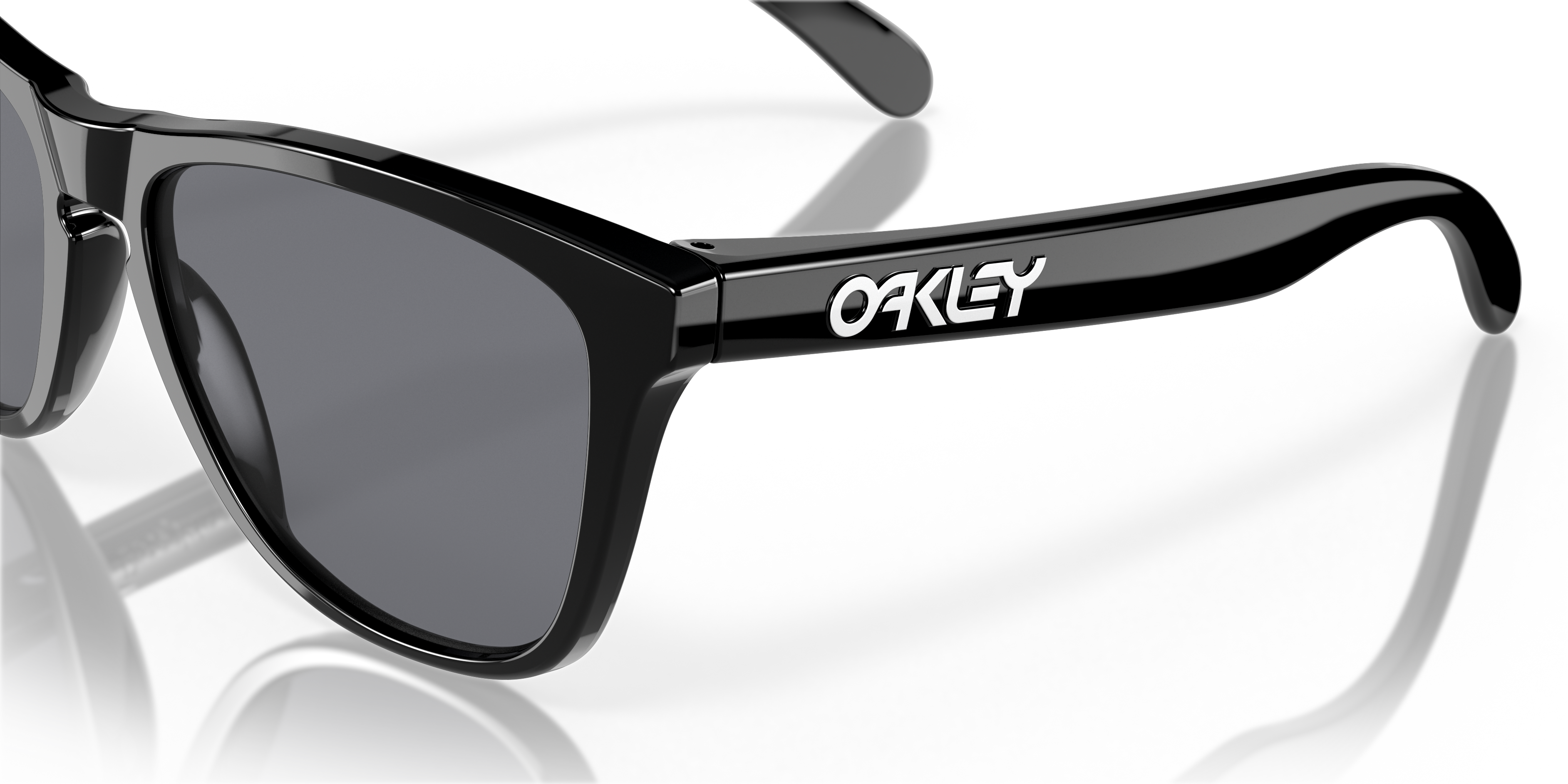 Oakley OO9013 FROGSKINS™ Sunglasses | Clearly