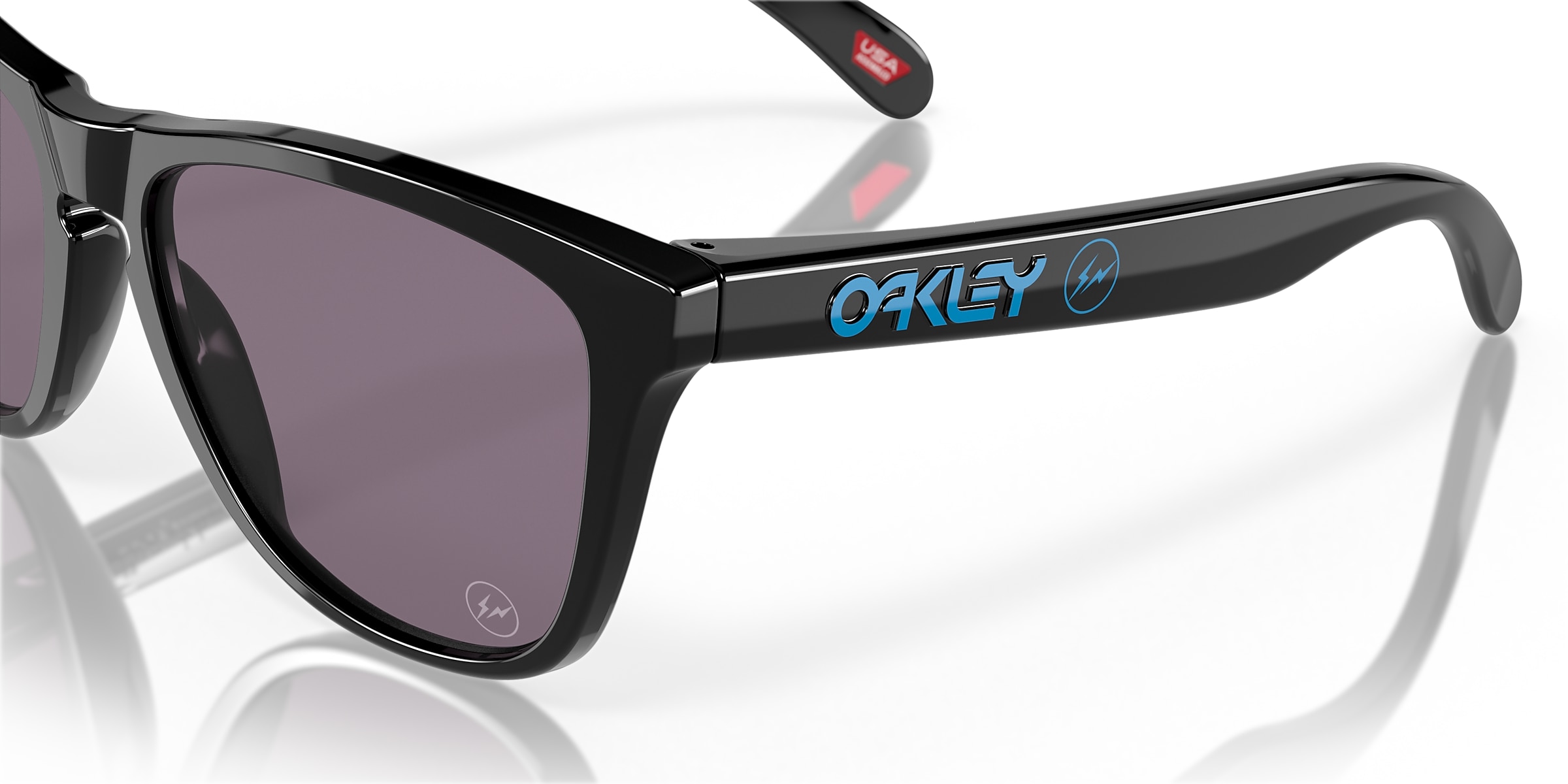 Oakley Sunglasses OO9245 OAKLEY X FRAGMENT - FROGSKINS™ (LOW BRIDGE FIT)
